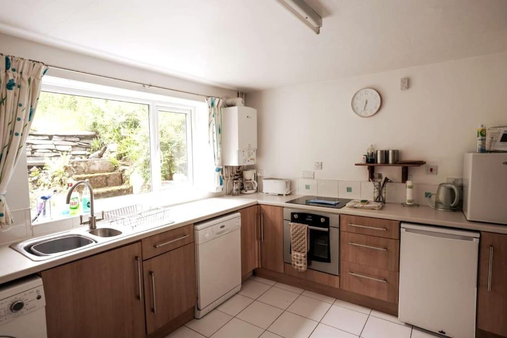 Welsh Holiday Home Sleeps 5 Close To Beaches & Mountains Nantlle Экстерьер фото