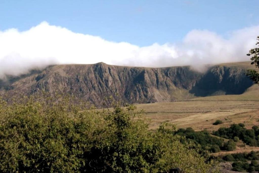 Welsh Holiday Home Sleeps 5 Close To Beaches & Mountains Nantlle Экстерьер фото
