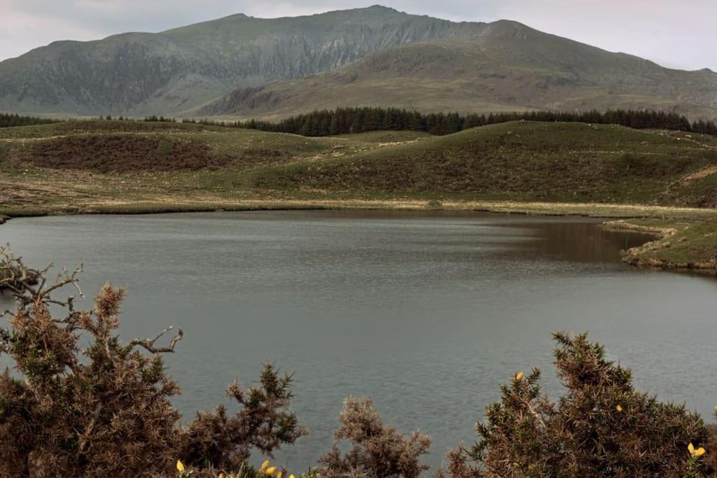 Welsh Holiday Home Sleeps 5 Close To Beaches & Mountains Nantlle Экстерьер фото