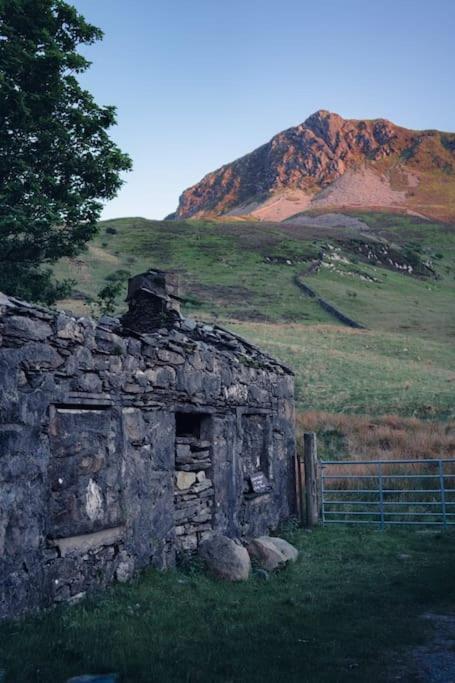 Welsh Holiday Home Sleeps 5 Close To Beaches & Mountains Nantlle Экстерьер фото